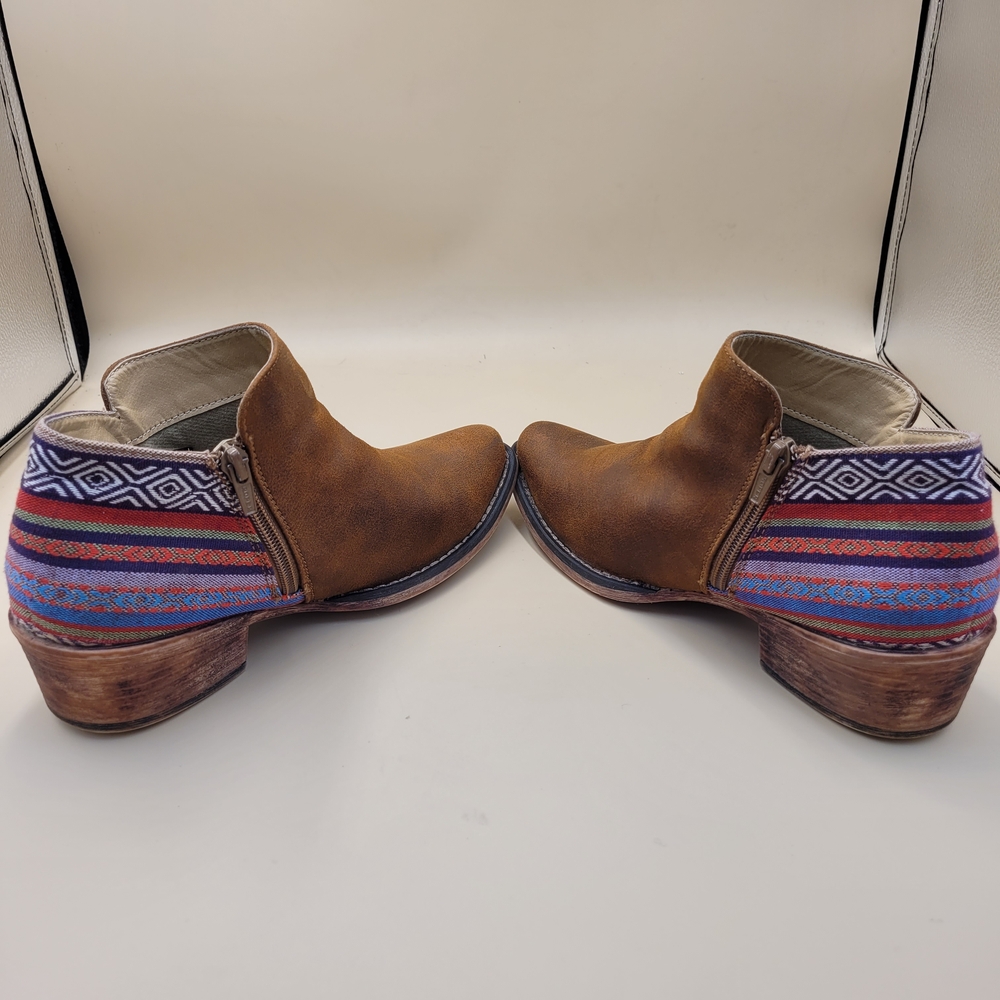 Roper Brown Sedona Ankle Boots Aztec Heel Snip Toe Faux Leather Womens Size 6.5 - Picture 5 of 7